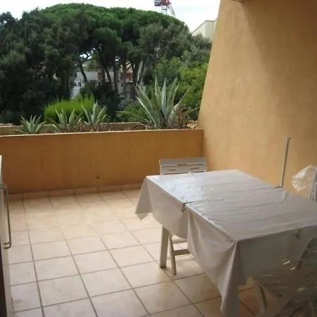 Appartement Studio Climatise Avec Coin Nuit Avec Une Terrasse De 10 M² Plein Sud