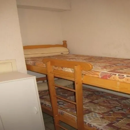 Studio Climatise Avec Coin Nuit Avec Une Terrasse De 10 M² Plein Sud